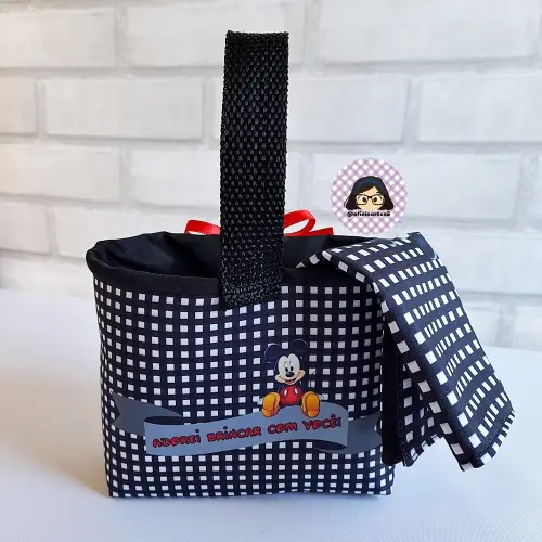 Kit 15 mini cestinhas e 15 toalhinhas Mickey