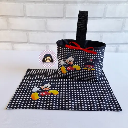 Kit 15 mini cestinhas e 15 toalhinhas Mickey
