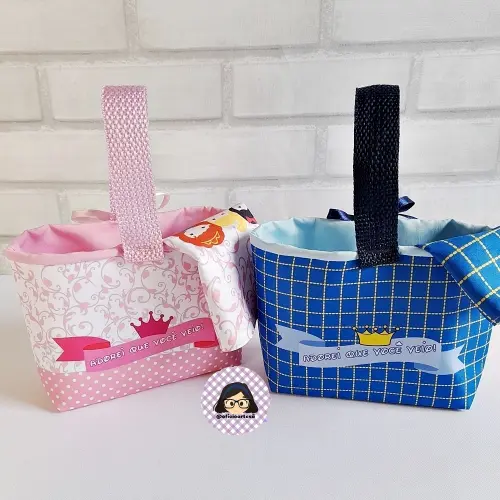 Kit 15 mini cestinhas e 15 toalhinhas Princesas e Príncipes