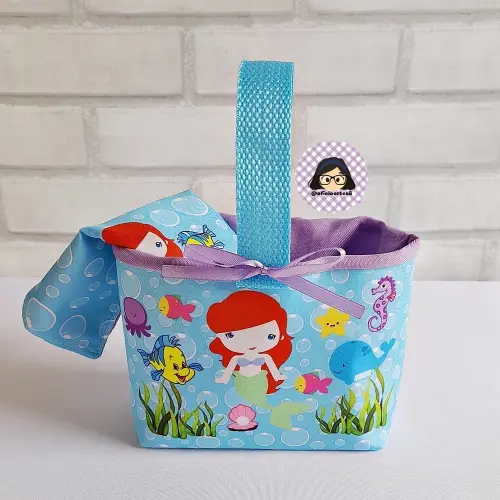 Kit 15 mini cestinhas e 15 toalhinhas Ariel Pequena Sereia