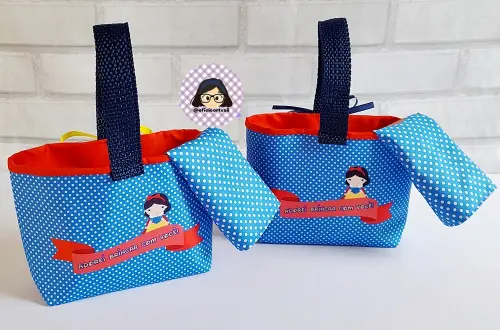 Kit 15 mini cestinhas e 15 toalhinhas Branca de Neve e Príncipe