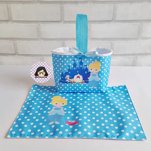 Kit 15 mini cestinhas e 15 toalhinhas Cinderela