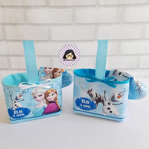 Kit 15 mini cestinhas e 15 toalhinhas Frozen