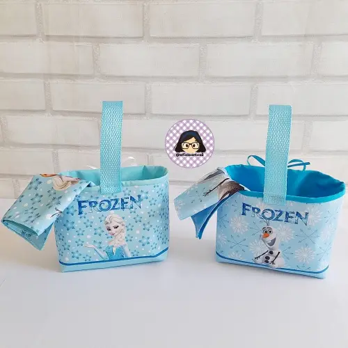 Kit 15 mini cestinhas e 15 toalhinhas Frozen
