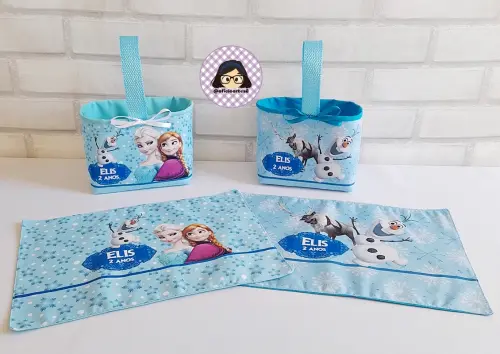 Kit 15 mini cestinhas e 15 toalhinhas Frozen