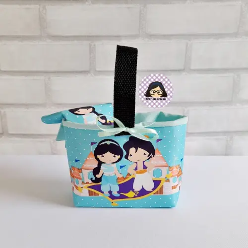 Kit 15 mini cestinhas e 15 toalhinhas Jasmine
