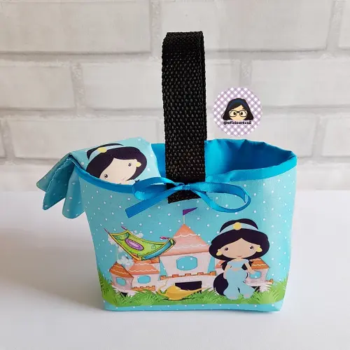 Kit 15 mini cestinhas e 15 toalhinhas Jasmine