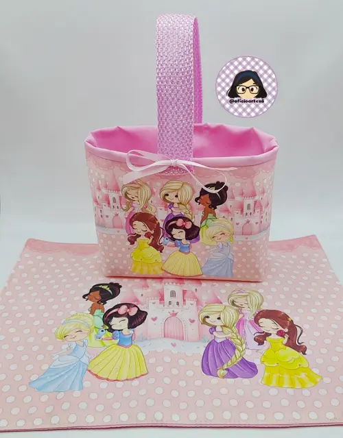 Kit 15 mini cestinhas e 15 toalhinhas Princesas Aquarela