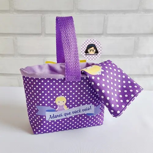 Kit 15 mini cestinhas e 15 toalhinhas Rapunzel