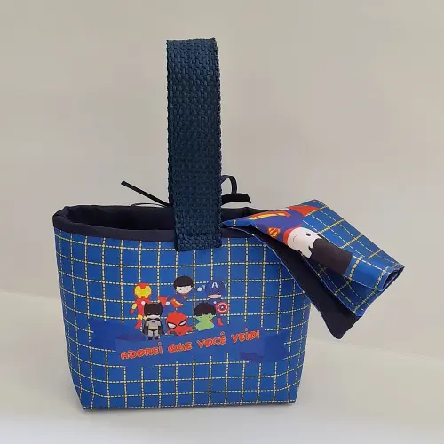 Kit 15 mini cestinhas e 15 toalhinhas Super Heróis