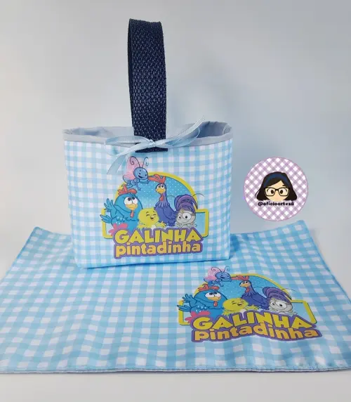 Kit 15 mini cestinhas e 15 toalhinhas Galinha Pintadinha