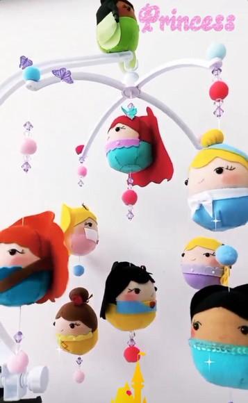 Móbile princesas