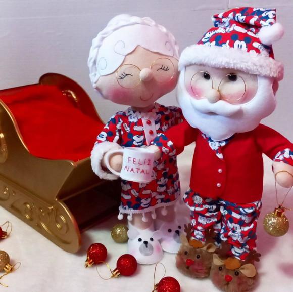Papai Noel Mickey e Mamãe Noel Mickey Pijamas