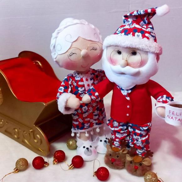 Papai Noel Mickey e Mamãe Noel Mickey Pijamas