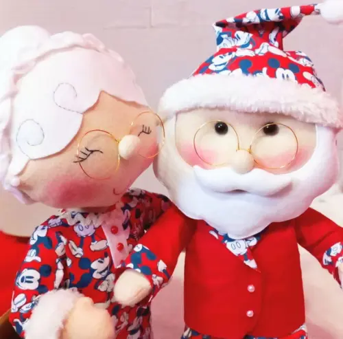 Papai Noel Mickey e Mamãe Noel Mickey Pijamas