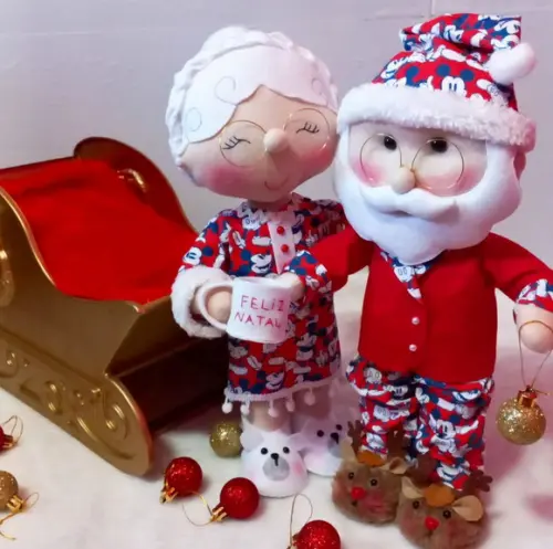 Papai Noel Mickey e Mamãe Noel Mickey Pijamas