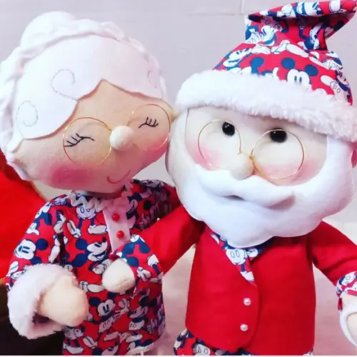 Papai Noel Mickey e Mamãe Noel Mickey Pijamas