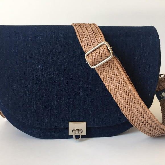 Bolsa Jeans com Alça Transversal