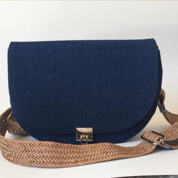 Bolsa Jeans com Alça Transversal