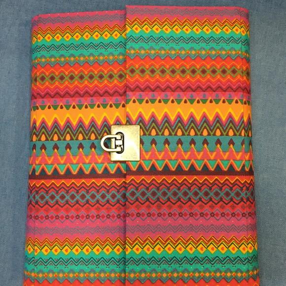 Caderno com capa e fecho