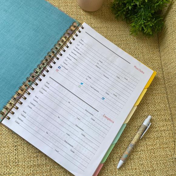 Caderno Universitário com Divisórias