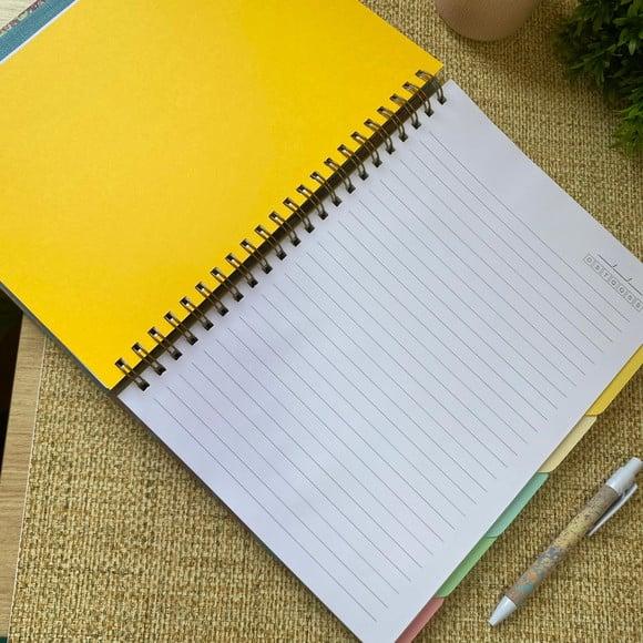 Caderno Universitário com Divisórias