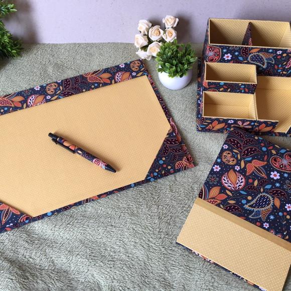 Conjunto de mesa para escritório