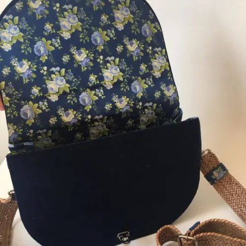 Bolsa Jeans com Alça Transversal