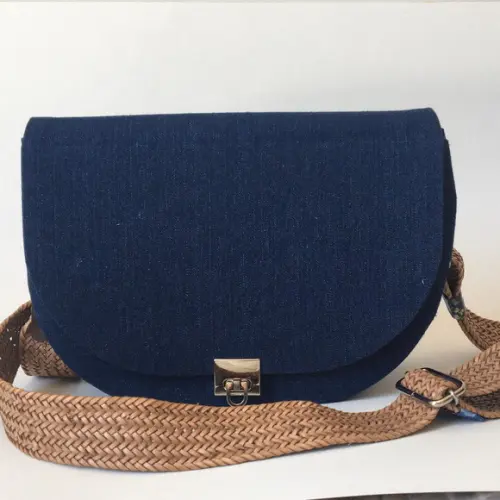 Bolsa Jeans com Alça Transversal