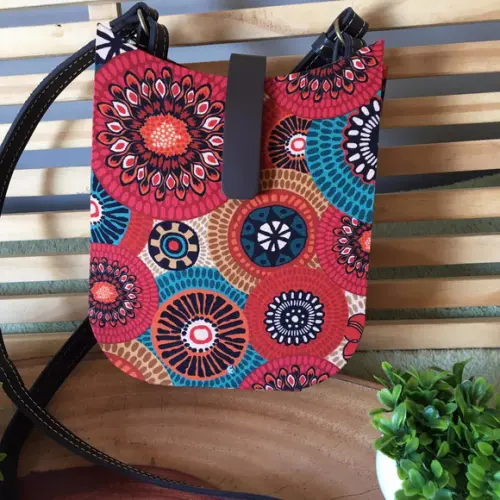 Bolsa Transversal com alça de couro