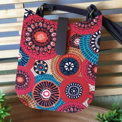 Bolsa Transversal com alça de couro