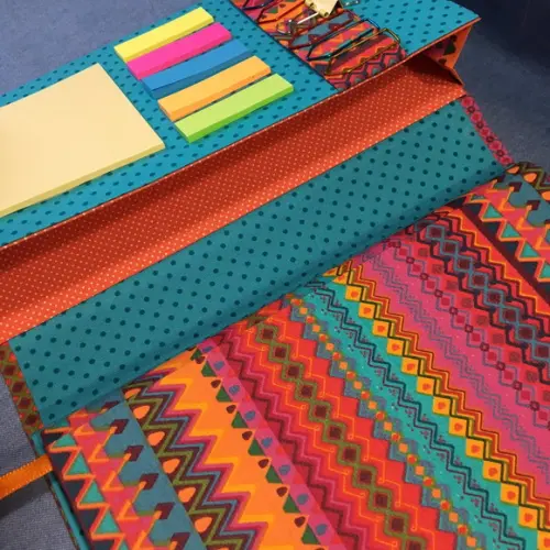 Caderno com capa e fecho