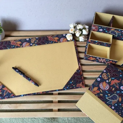 Conjunto de mesa para escritório