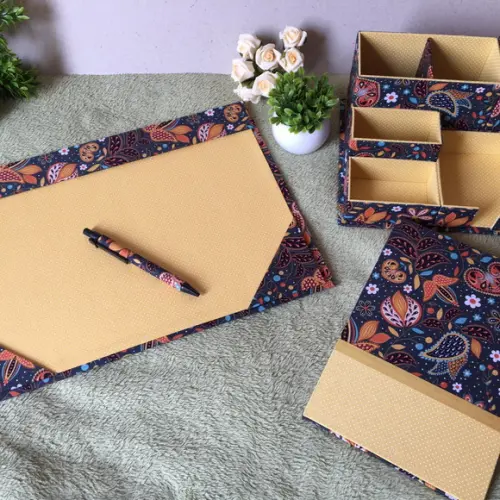 Conjunto de mesa para escritório