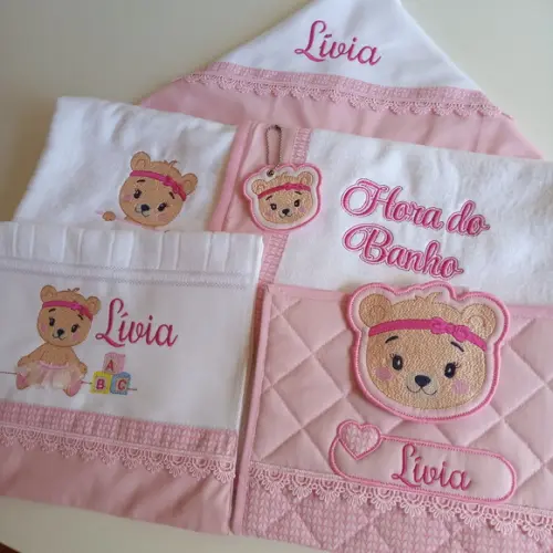 Kit Bebê com Toalha Banho,porta Caderneta,toalha Boca Ursa