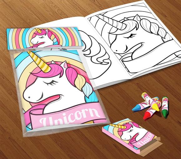 Mockup Livro de Colorir com Giz e Lapela - Arte Digital