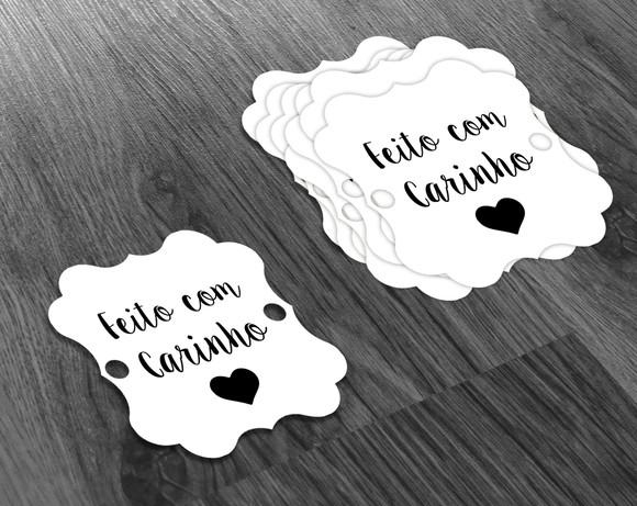 S Tag Branca - 4,5x4,5cm - Feito com Carinho