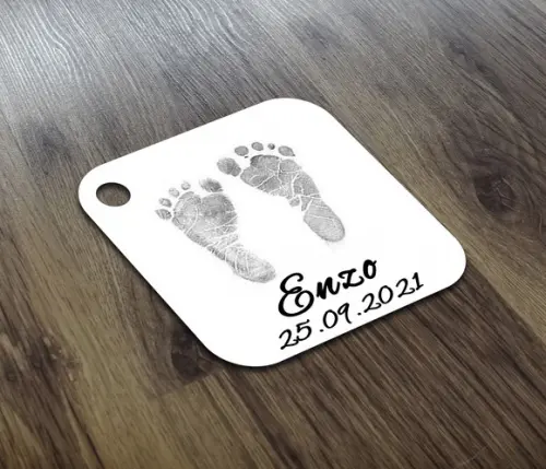 S Tag 4x4cm Branca Nascimento com Cordão de Sisal
