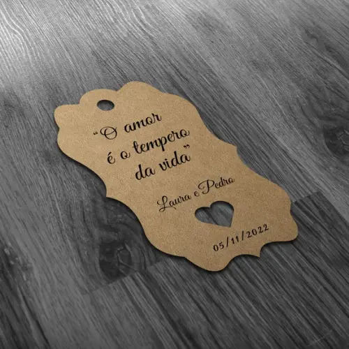 S Tag Kraft 7x4cm com Sisal Noivos e Coração Amor e Tempero