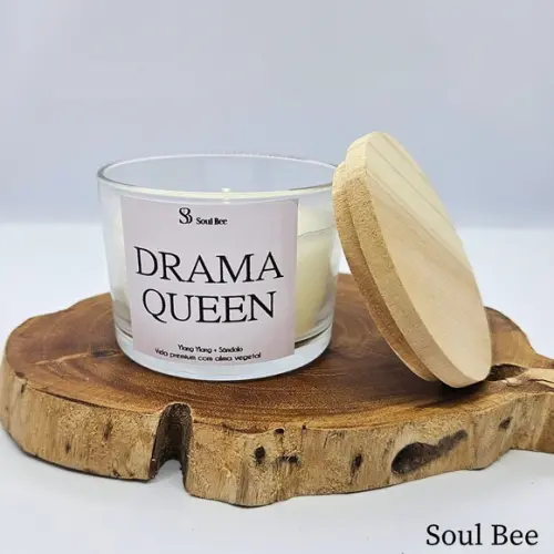 Vela Coleção Drama Queen / Ylang Ylang + Sândalo 150gr