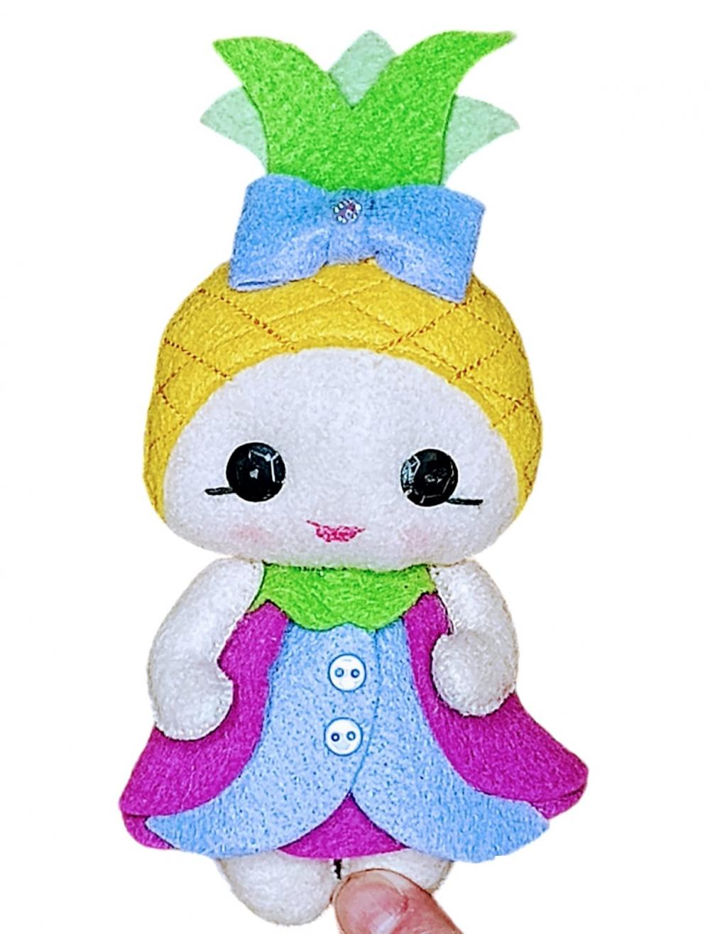 Mini Boneca Frutinha Abacaxi em Feltro