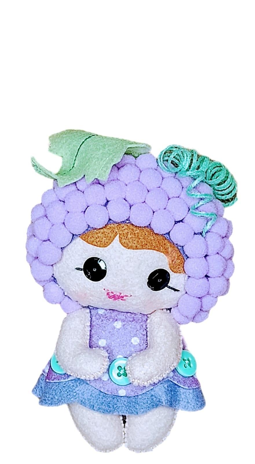 Mini  Boneca Frutinha Uvinha Lilás