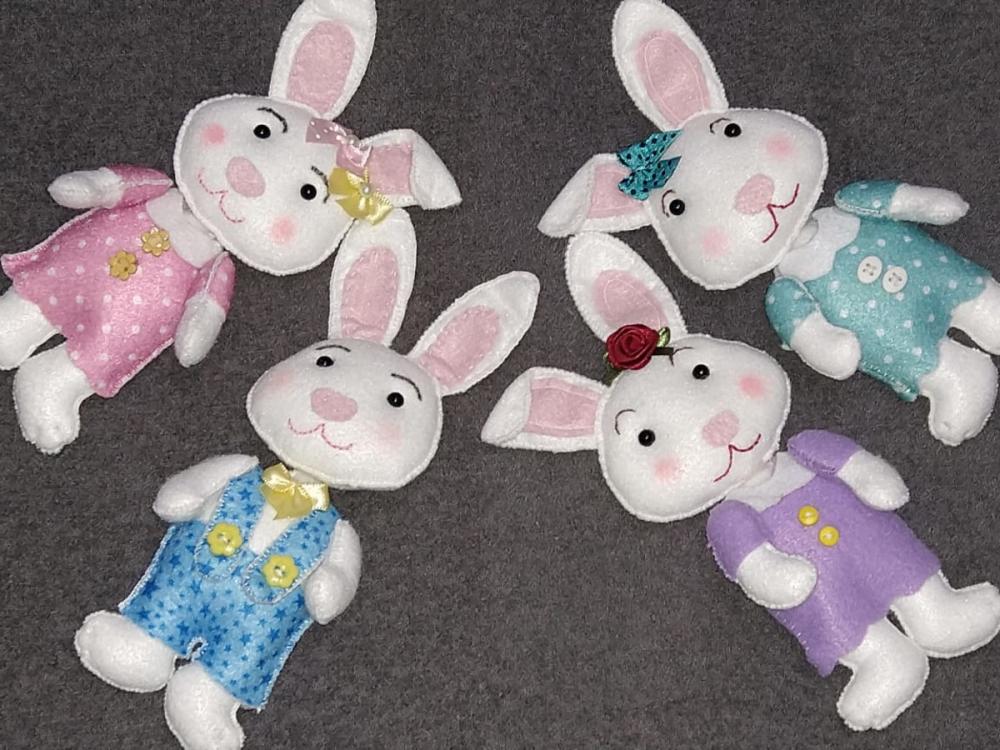 Coelhinhos em Feltro - 20 cm