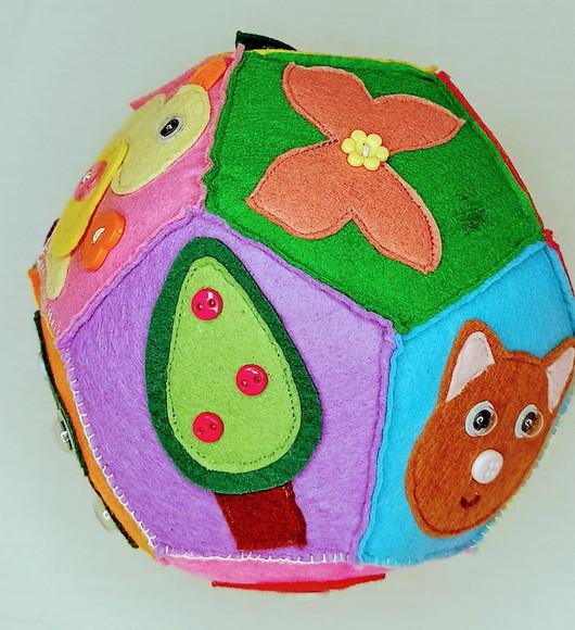 Bola Interativa em Feltro - Brinquedo Lúdico