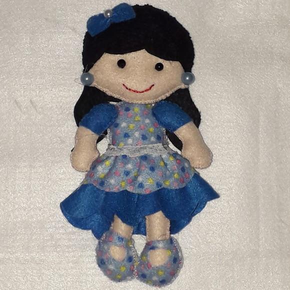 Boneca Lais de Feltro