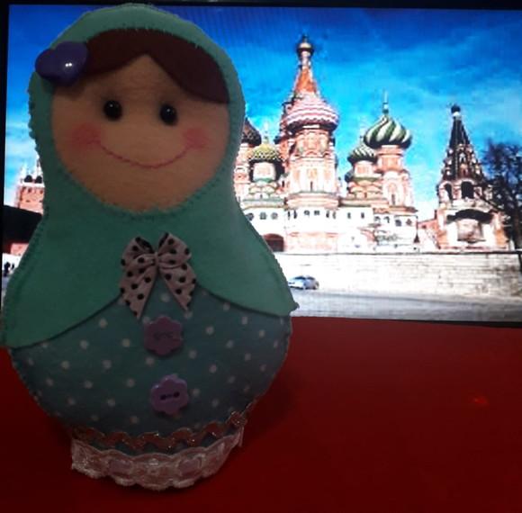 Boneca Matrioska em Feltro 18 cm - Cor Verde