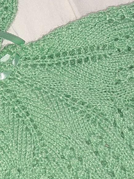 Casaquinho e Gorro de Tricô Cor Verde Fio Círculo Mais Bebê