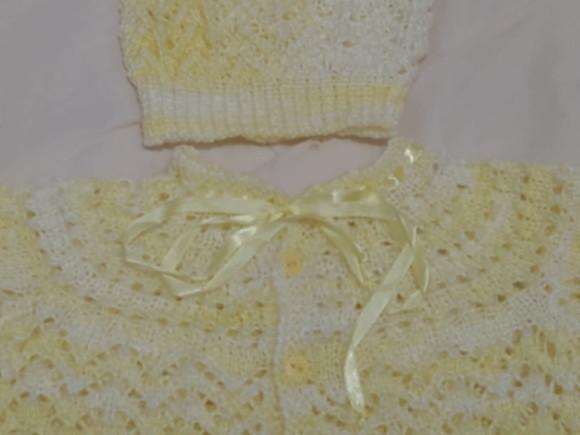 Casaquinho e Gorro Mescla Amarelo de Tricô Fio Bambino
