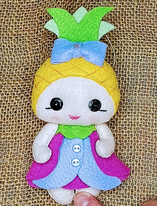 Mini Boneca Frutinha Abacaxi em Feltro