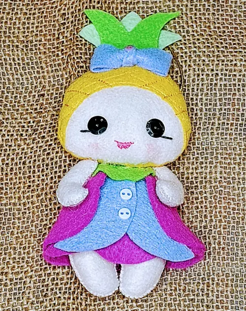 Mini Boneca Frutinha Abacaxi em Feltro